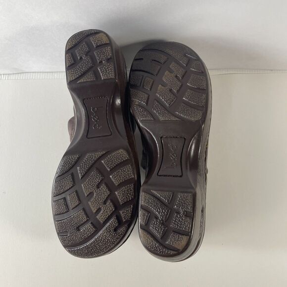 Boc BORN concepts brown leather flower embossed clogs women's 9/40.5 - Picture 5 of 7